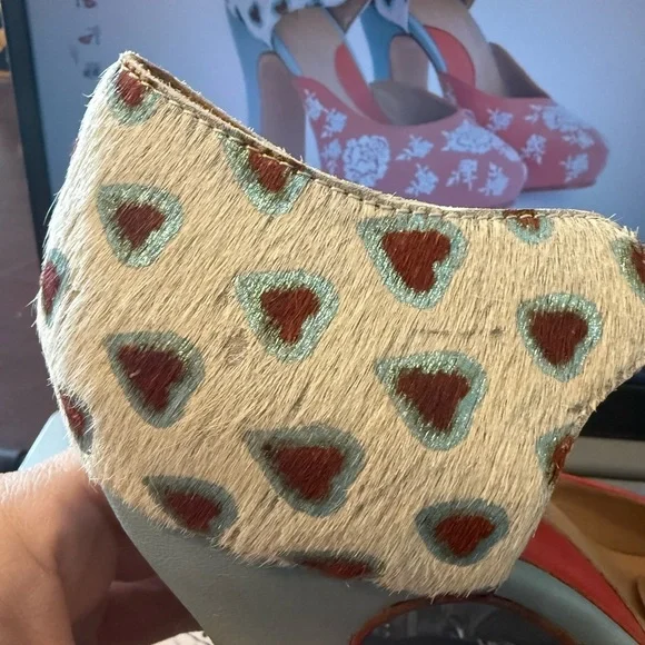 John Fluevog Red and Cream Embroidered Heels - Picture 5 of 11